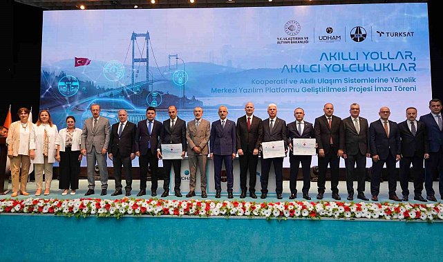Bakan Uraloğlu: "Karayolu altyapımızı akıllı ve otonom teknolojilerle donatarak, hızlı ve emniyetli yollar tesis etme çalışmalarımızı sürdürüyoruz"