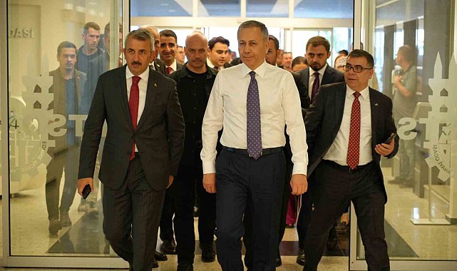 Bakan Yerlikaya, Haniye için kılınan gıyabi cenaze namazına katıldı