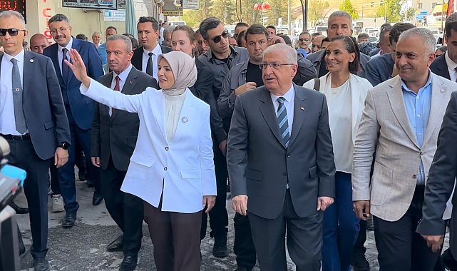 Bakanlar Yüksekova&#039;da esnaf ziyareti yaptı