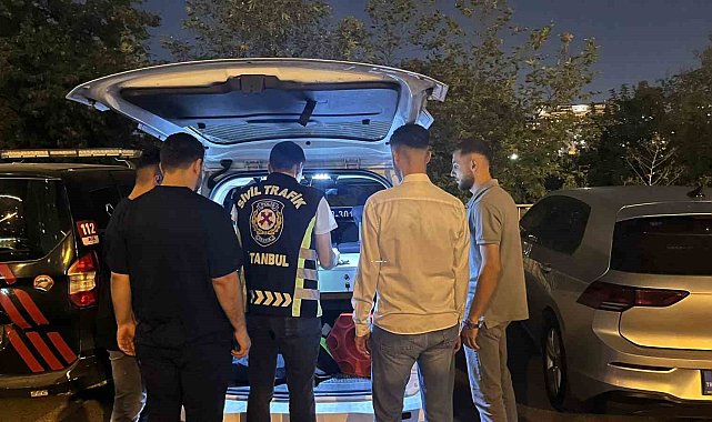 Başakşehir'de uzun namlulu silahla havaya ateş açan düğün magandaları kamerada