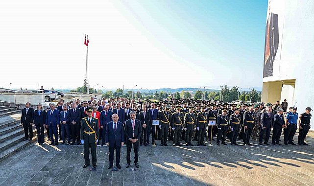 Başkan Alemdar Sakaryalıların bayram coşkusuna ortak oldu: "Onların vatan sevgisi hiçbir zaman sınır tanımadı"