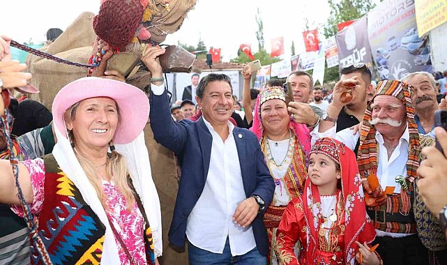 Başkan Aras Seydikemer'de Kültür Şenliği'ne katıldı