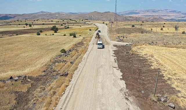 Başkan Büyükkılıç: "22 kilometrelik grup yolda 120 milyon TL'lik çalışma yapıyoruz"