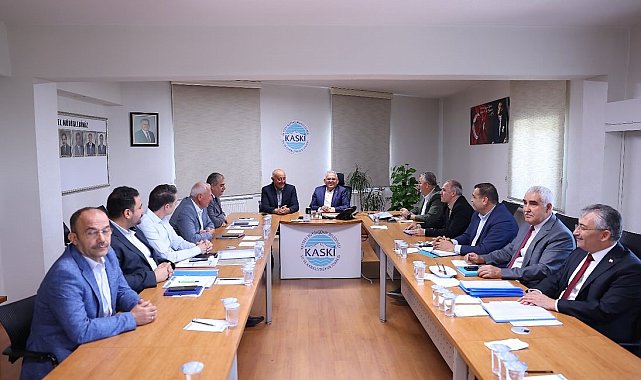 Başkan Büyükkılıç&#039;tan ilçelerle değerlendirme toplantısı