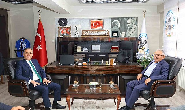 Başkan Büyükkılıç&#039;tan Tomarza Belediye Başkanı Koç&#039;a ziyaret