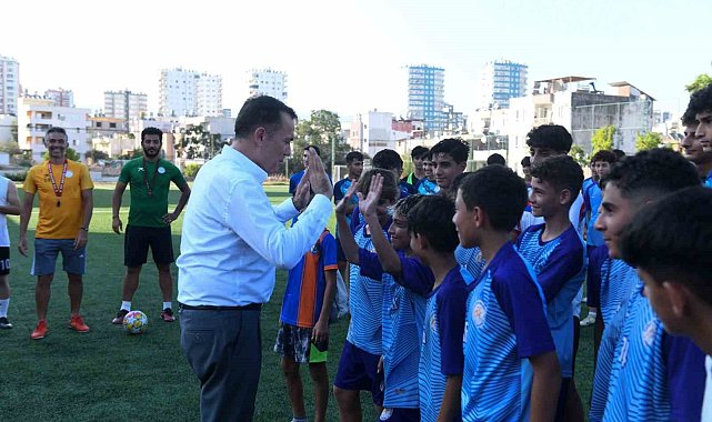 Başkan Özyiğit, şampiyon sporcularla buluştu
