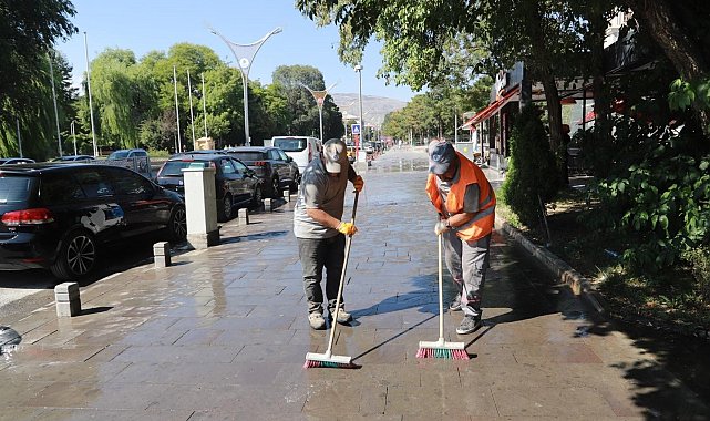 Belediye ekiplerince temizlik çalışması yapıldı