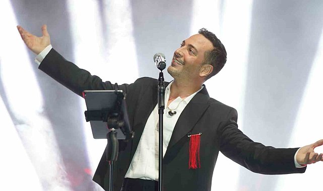 Beyoğlu'nda 30 Ağustos Zafer Bayramı konserle kutlandı