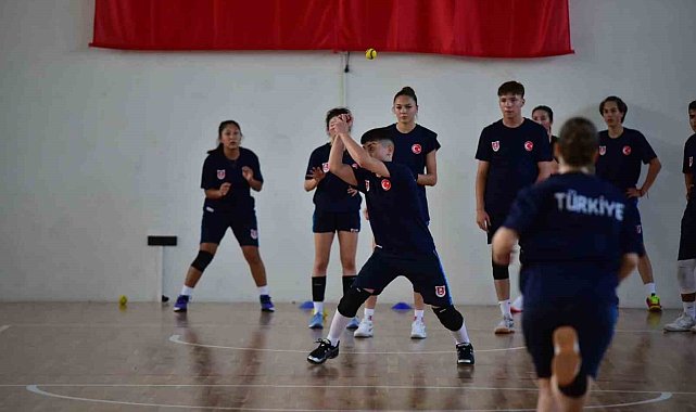Beyzbol 5 Milli Takımı Kayseri'de kamp yapıyor