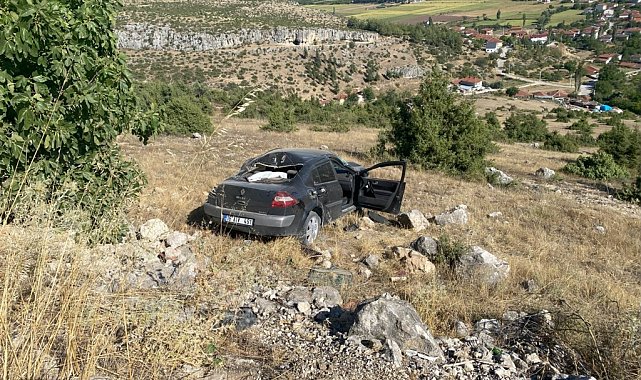 Bilecik'te otomobil şarampole devrildi: 1 yaralı