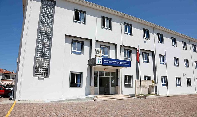 Bilişim Teknolojileri MYO'da bayrak değişimi