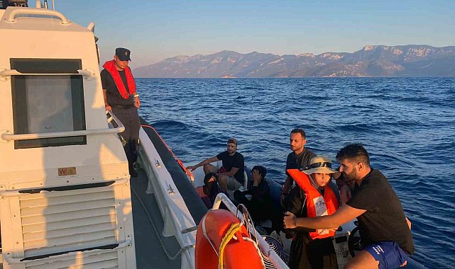 Bindikleri bot motor arızası yapan 7 düzensiz göçmen kurtarıldı