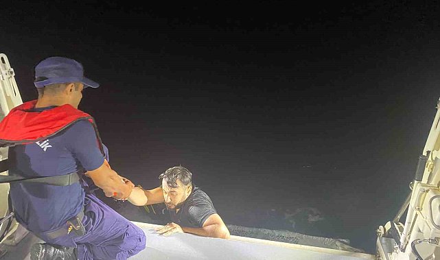 Bodrum'da 50 düzensiz göçmen kurtarıldı, 10 göçmen yakalandı