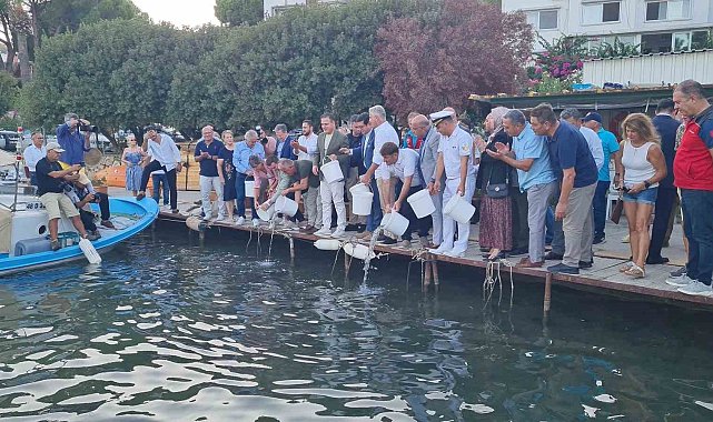 Bodrum'da av sezonu açıldı: 40 bin yavru levrek denize bırakıldı