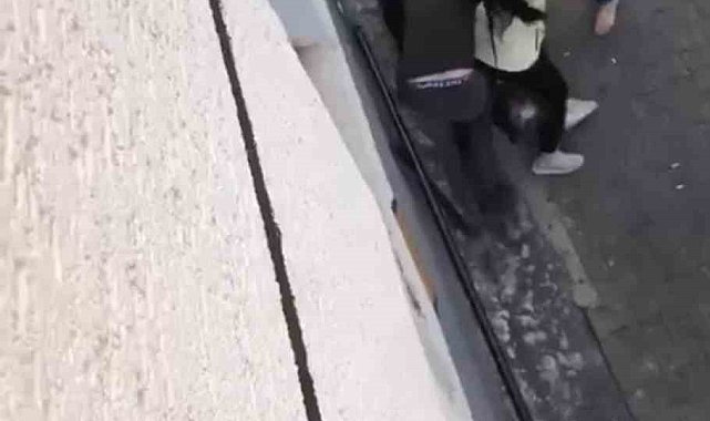 Borç kavgasında yumruklar havada uçuştu... O anlar kamerada