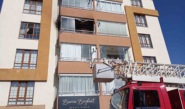 Bozüyük'te bir apartman dairesinde yangın çıktı