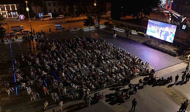 Bozüyük'te yarı final heyecanı dev ekranda izlendi