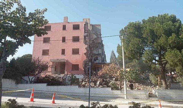 Buldan Emniyet Müdürlüğü binası yıkılıyor