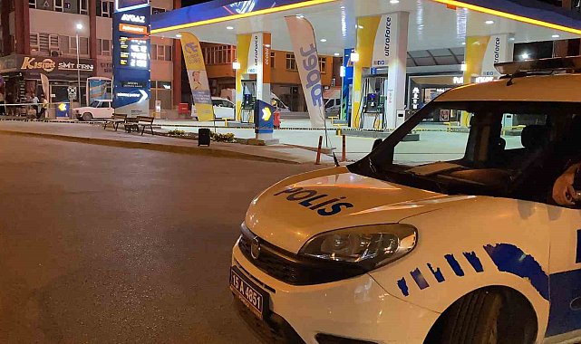 Burdur&#039;da otobüsten inen vatandaşın kaldırımda unuttuğu valiz paniğe neden oldu