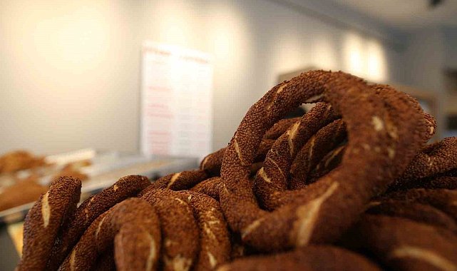 Bursa'da 100 gram simit 15 lira oldu