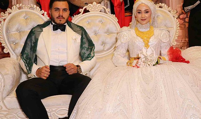 Burukiler aşiretinin düğününde geline 3 kilo altın, damada 12 milyon TL takı takıldı