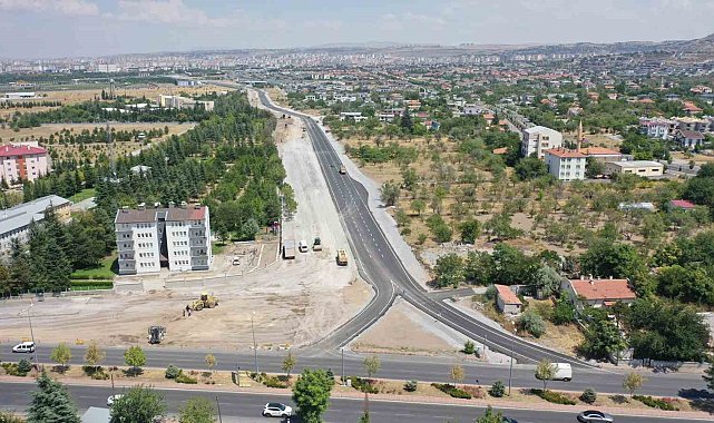 Büyükkılıç, iki bulvarı birbirine bağlayan yeni yolu inceledi