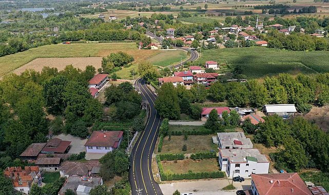 Büyükşehir Arifiye'de 7 mahallenin yolunu sil başltan yeniledi