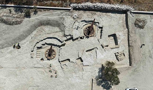 Çanakkale Savaşları'ndan kalma 109 yıllık top mevzileri gün yüzüne çıkarılıyor