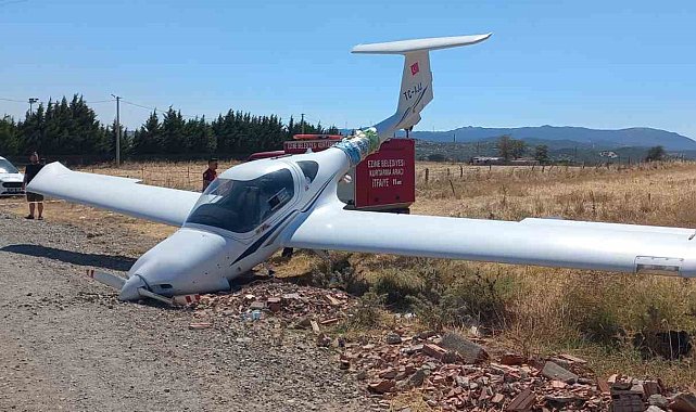 Çanakkale'de motor arızası yapan eğitim uçağı buğday tarlasına sert iniş yaptı