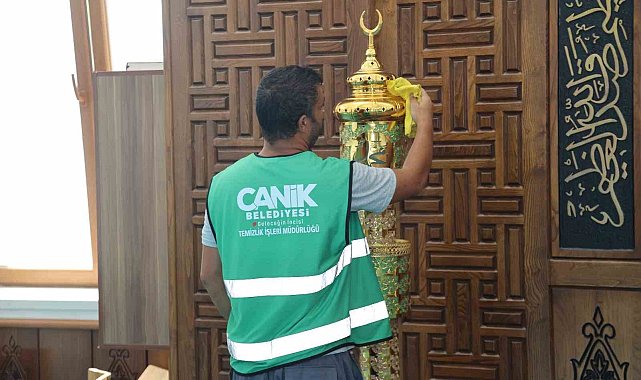 Canik'te camiler temizleniyor