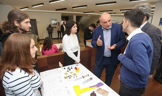 Canik'ten üniversiteyi kazanan tüm öğrencilere burs