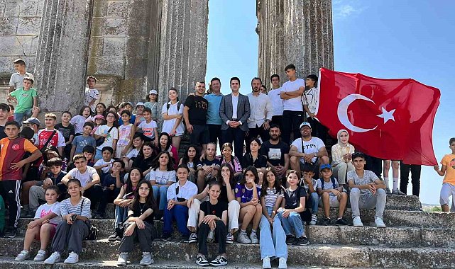 Çavdarhisar&#039;da başarılı öğrencilere Aizanoi Antik Kenti gezisi