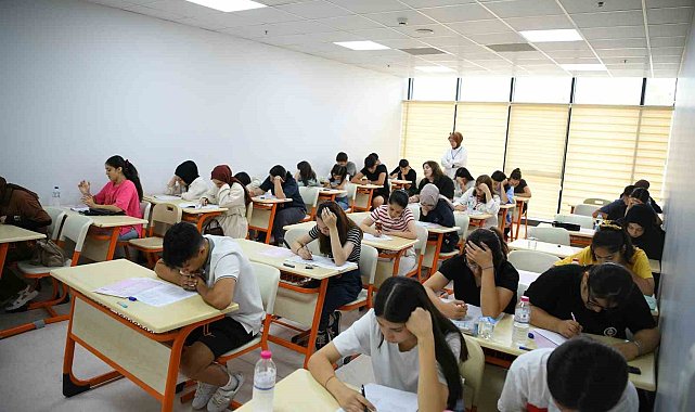 Çayırovalı gençler üniversite hayallerine kavuştu