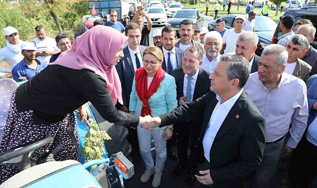 CHP'li belediye başkanı eşini çiftçi diye tanıttı