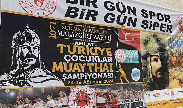 Çocuklar Muaythai Türkiye Şampiyonası Bitlis'te düzenlendi