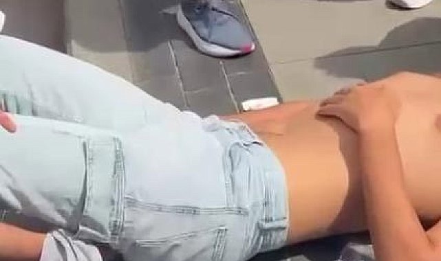 Cuma namazı kıldığı esnada kalçasından bıçaklandı