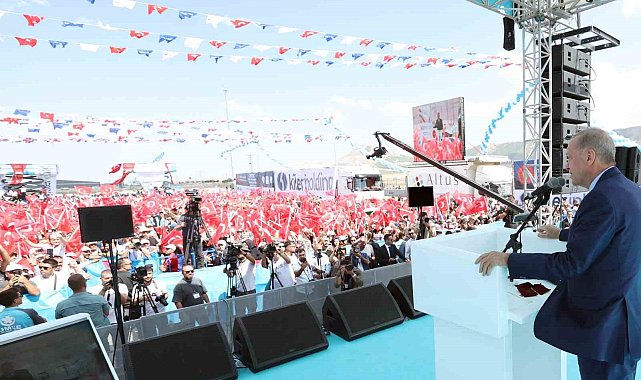 Cumhurbaşkanı Erdoğan: "Terör sopasıyla siyasetin dizayn edildiği, toplumun hizaya sokulduğu, ülkemize istikamet çizildiği günler geride kalmıştır"