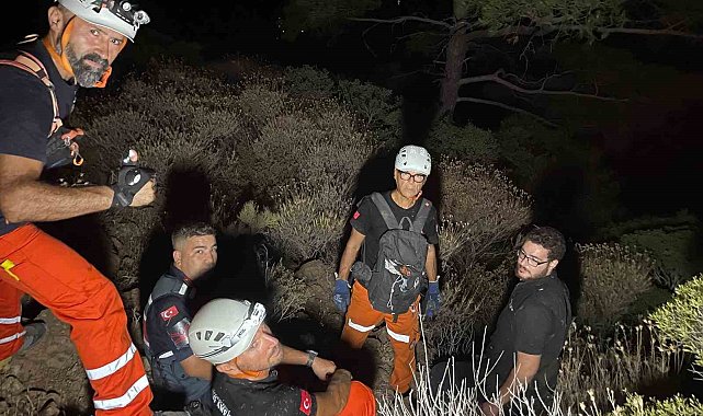 Datça'da dağlık arazide mahsur kalan düzensiz göçmenler kurtarıldı