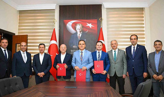 Datçalı hayırsever ile okul protokolü