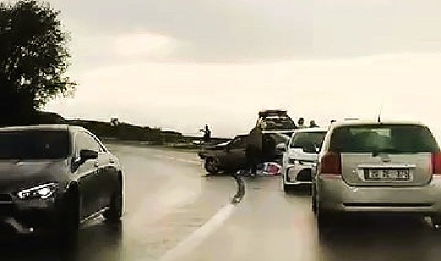 Denizli'de 2 araç kafa kafaya çarpıştı: 6 yaralı