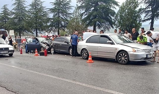 Denizli'de yağışın ardından zincirleme kaza: 5 yaralı
