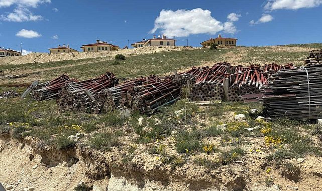 Deprem konutlarının inşaatında hırsızlık