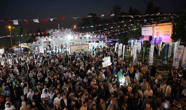 Depremzede Kahramanmaraş'ta geleneksel Ağustos fuarı 20 yıl sonra kapılarını yeniden açtı