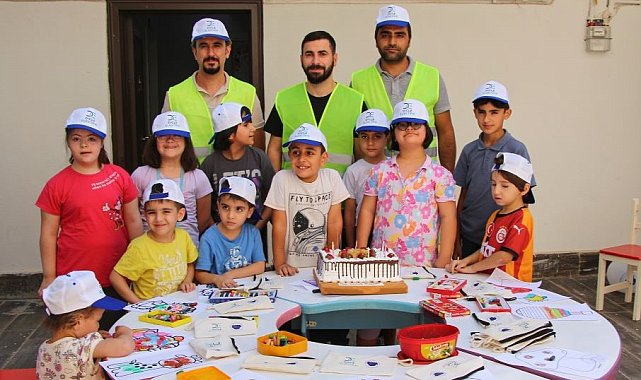 Dicle Gönüllüleri Mardin'de çocukları mutlu etti