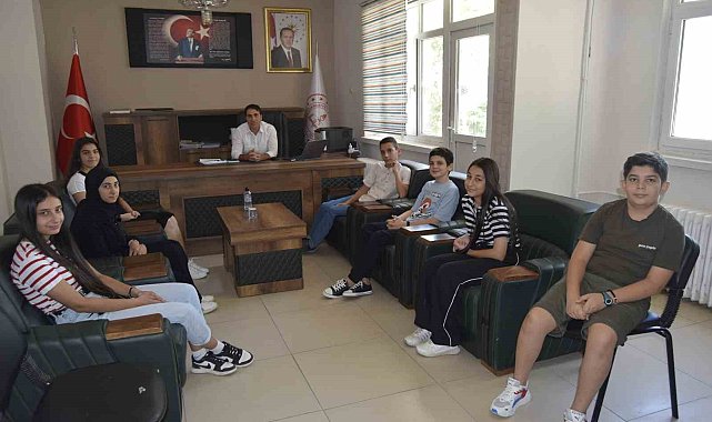 Dicle Kaymakamlığı LGS sınavında dereceye giren öğrencileri ödüllendirdi