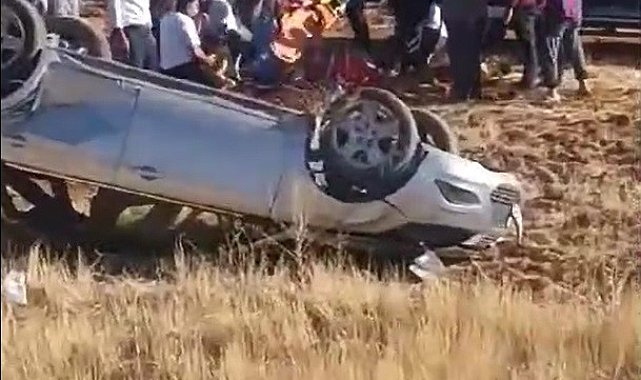 Direksiyon hakimiyetini kaybeden otomobil tarlaya uçtu: 3'ü çocuk 5 yaralı