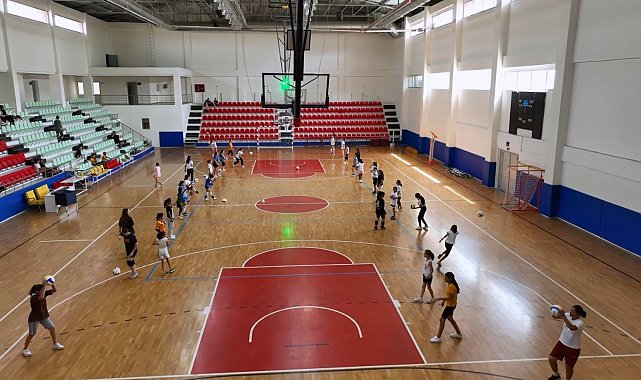 Diyarbakır'da çocuklar yaz spor okullarında yeteneklerini geliştiriyor