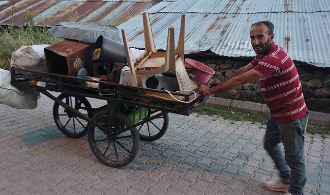 Diyarbakır'dan Varto'ya hurda toplamaya geldi