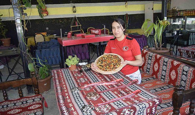 Diyarbakırlı milli bilek güreşçisinden yöresel malzemelerle "Pirano" pizza