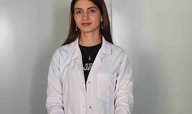 Diyetisyenden sıcağın vücuda etkisini azaltmak için en az 10 bardak su için uyarısı